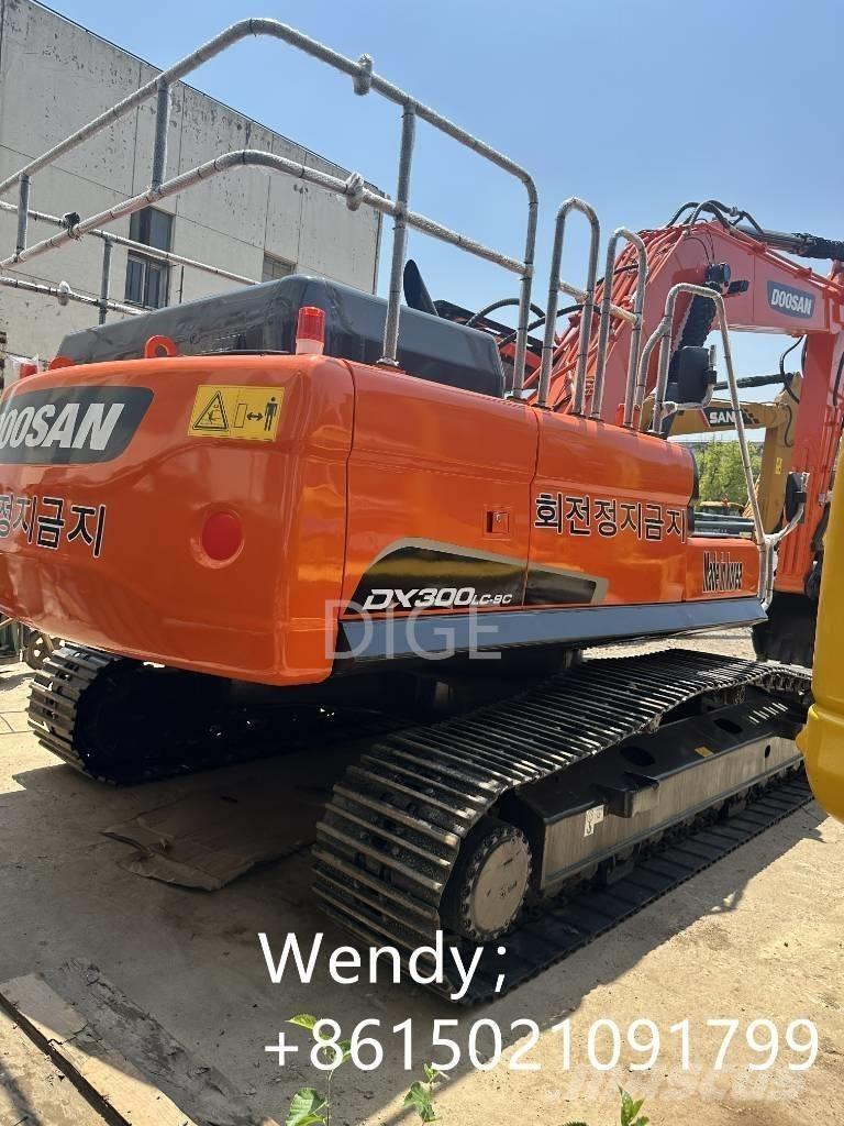 Doosan DX 300 Midi rýpadla 7t - 12t