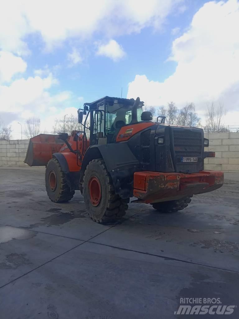 Hitachi ZW 220-6 Kolová rýpadla