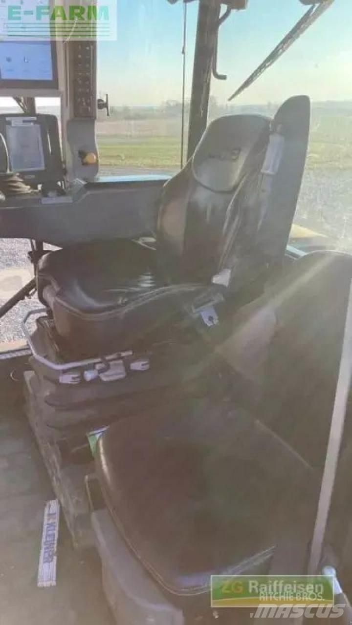 JCB fastrac 4220 Traktory