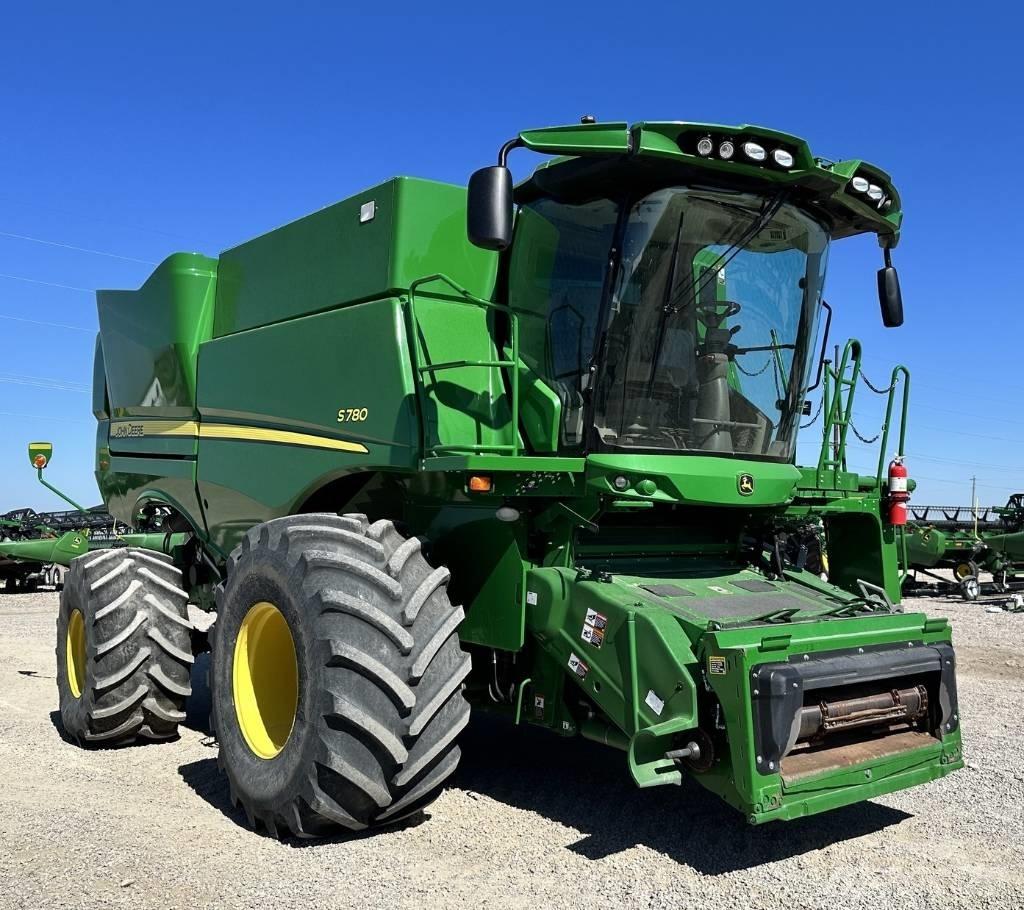 John Deere S 780 Sklízecí mlátičky