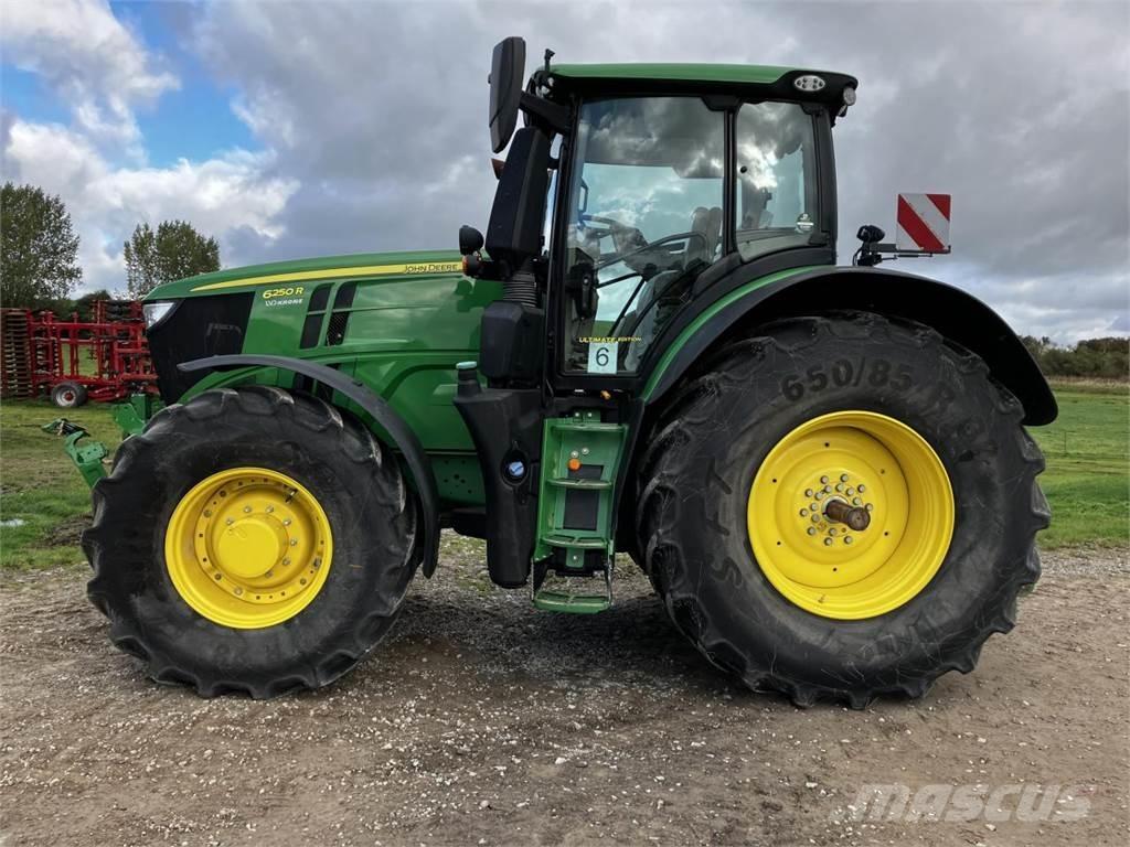 John Deere 6250R Traktory