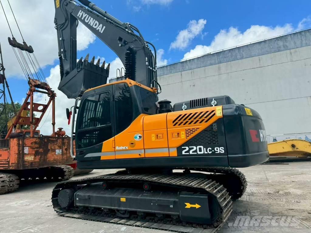 Hyundai r220lc-9s Midi rýpadla 7t - 12t