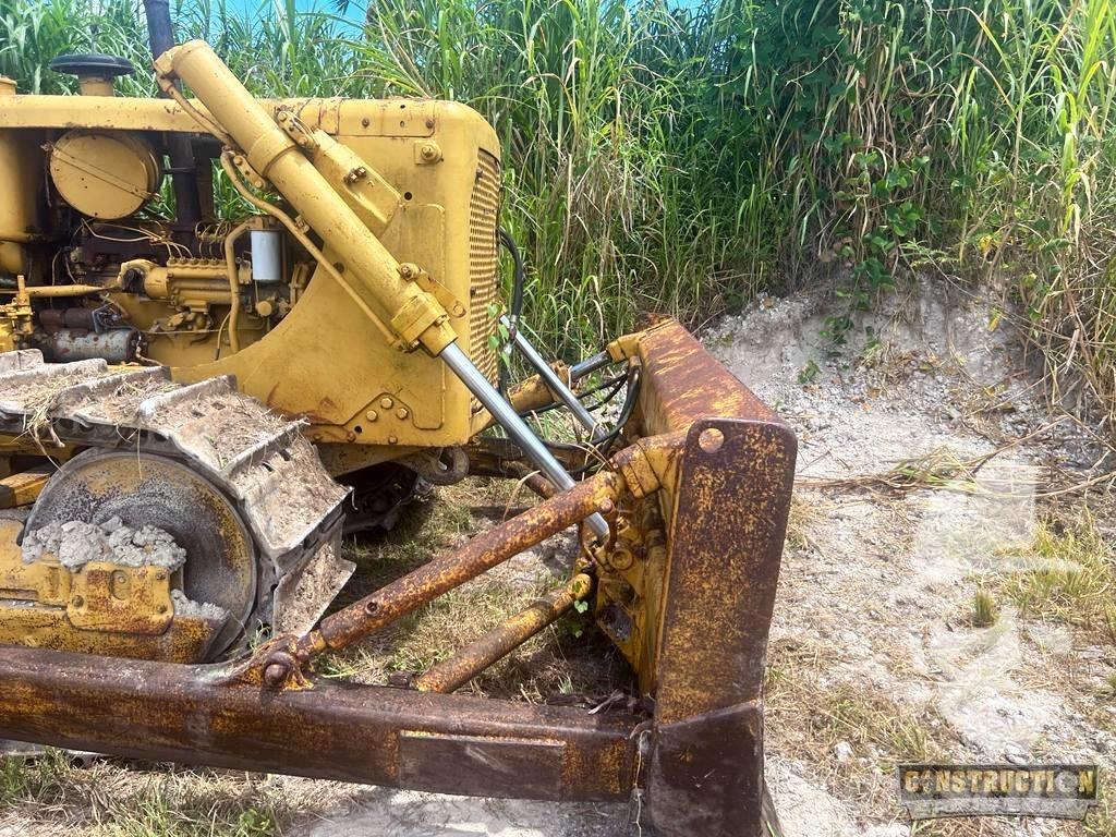 CAT D 6 C Pásové dozery