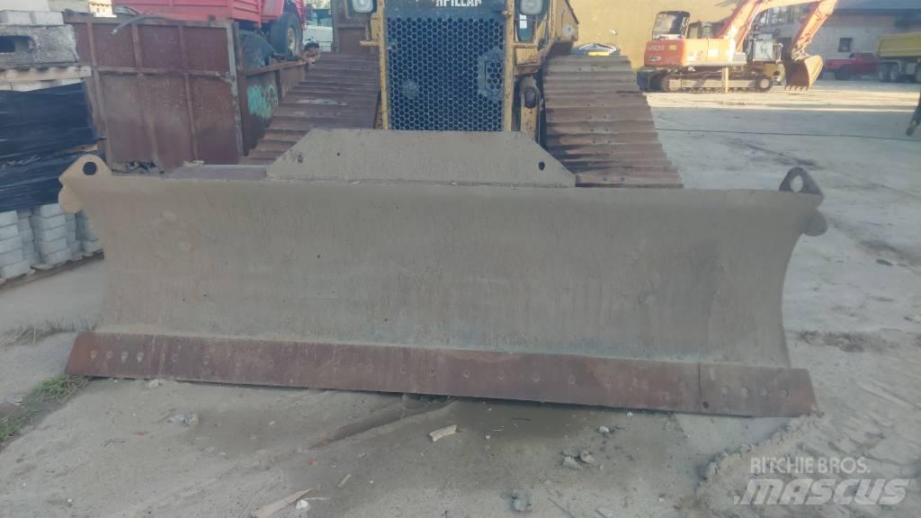 CAT D 4 LGP Pásové dozery