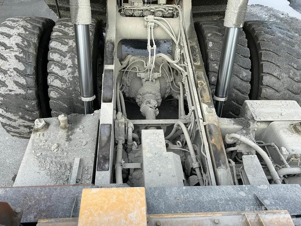 Komatsu HD605-7 Vyklápěcí dempry