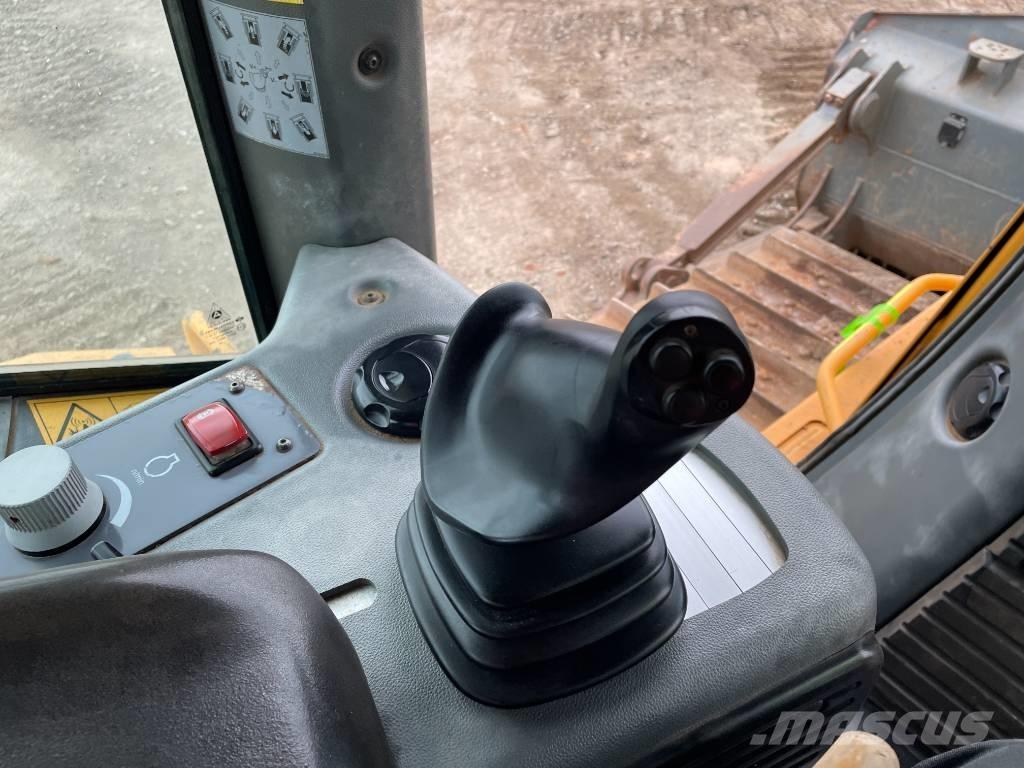 Liebherr PR 746 Pásové dozery