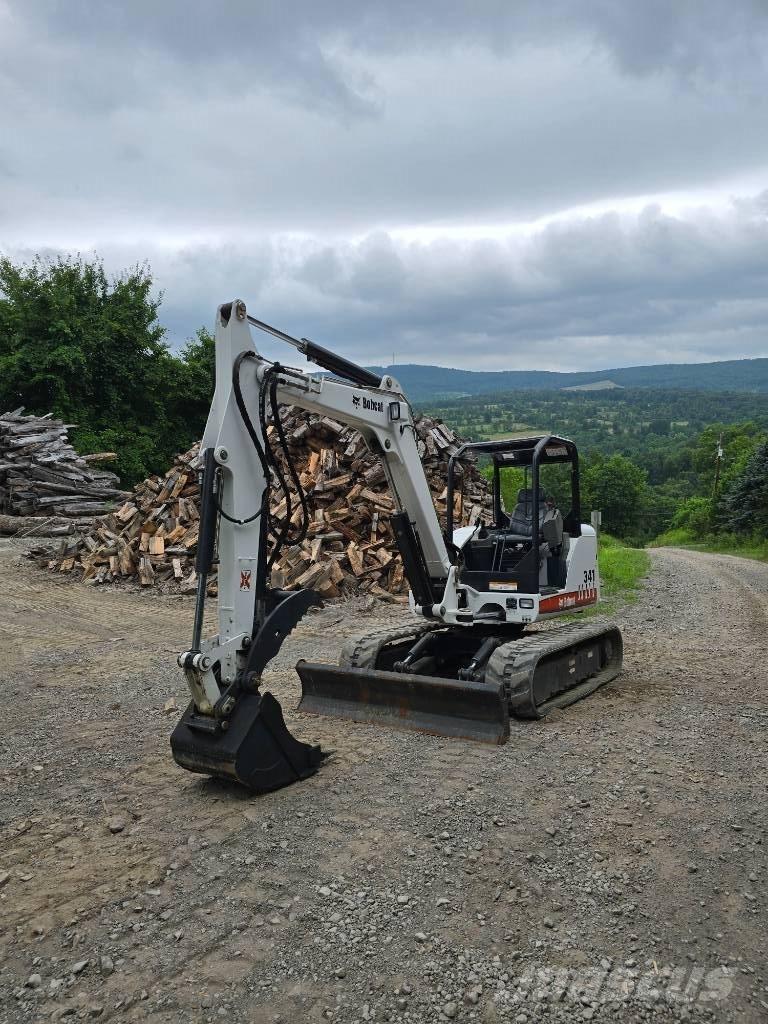 Bobcat 341 G Mini rýpadla < 7t