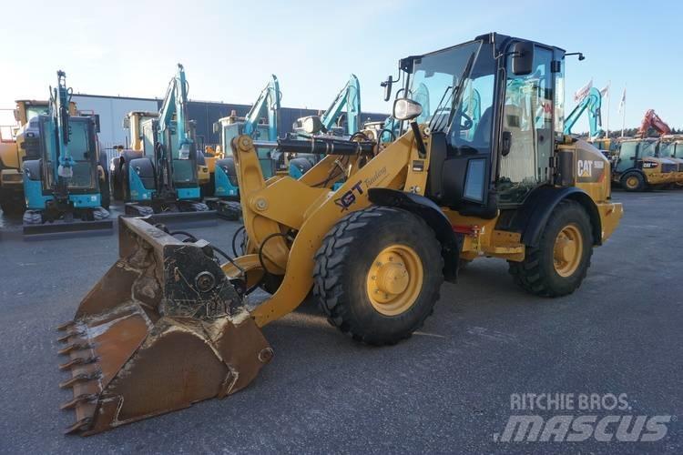 CAT 906 M Kolové nakladače