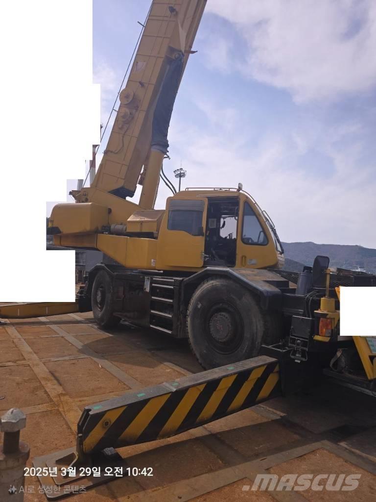 Kobelco RK 450 Jeřáby pro těžký terén