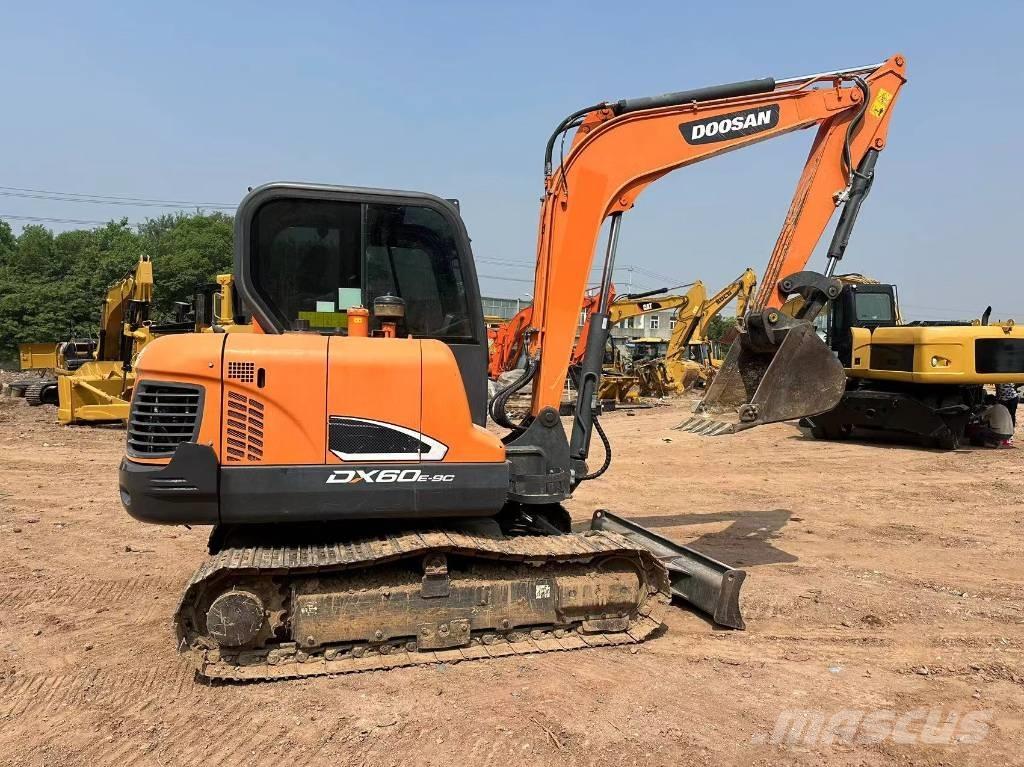 Doosan DX 60 Pásová rýpadla