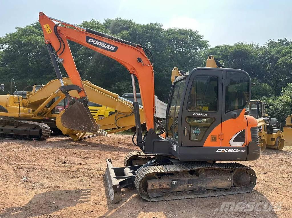 Doosan DX 60 Pásová rýpadla