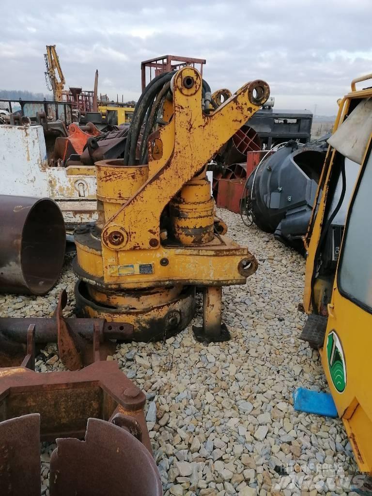 Bauer BG 12 V Pilířové jeřáby