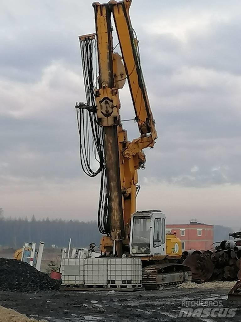 Bauer BG 12 V Pilířové jeřáby