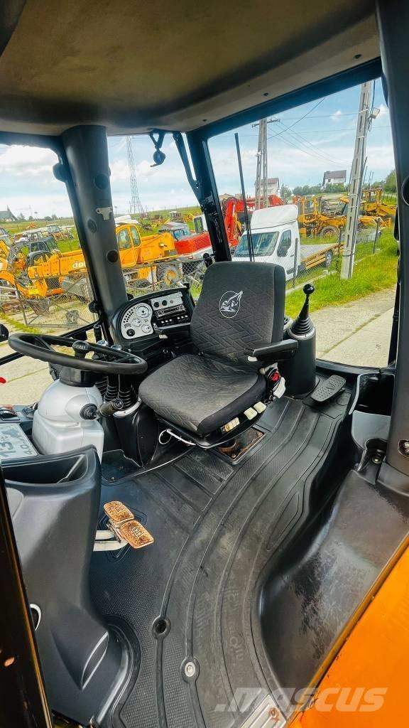 JCB 4CX Rýpadlo-nakladače