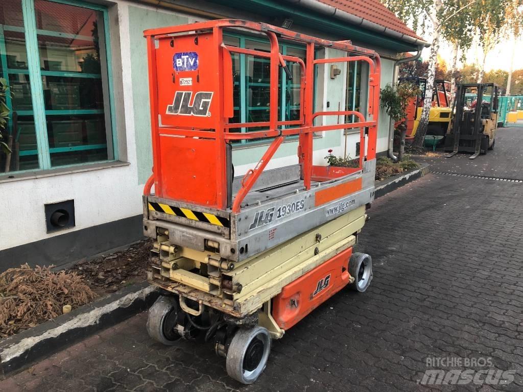 JLG 1930 ES V-2927 Vertikální sloupové výtahy