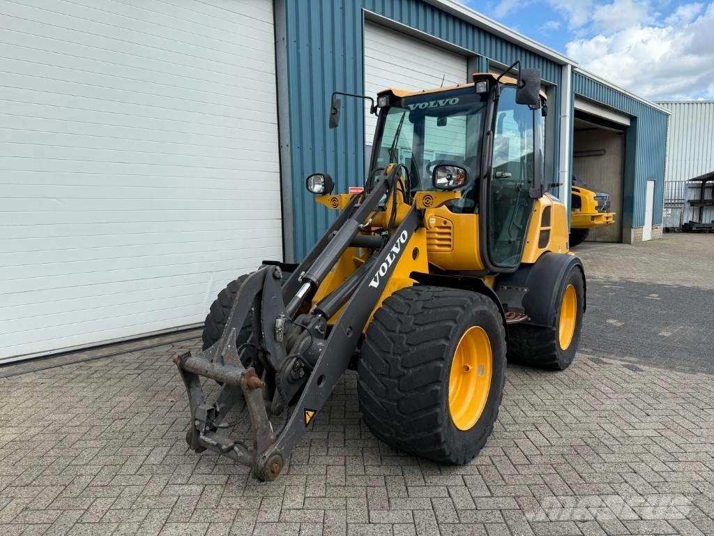 Volvo L 25 F Kolové nakladače