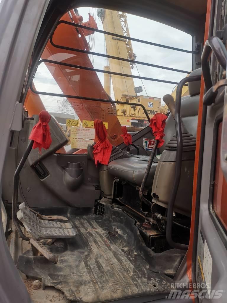Hitachi ZX 75 Pásová rýpadla