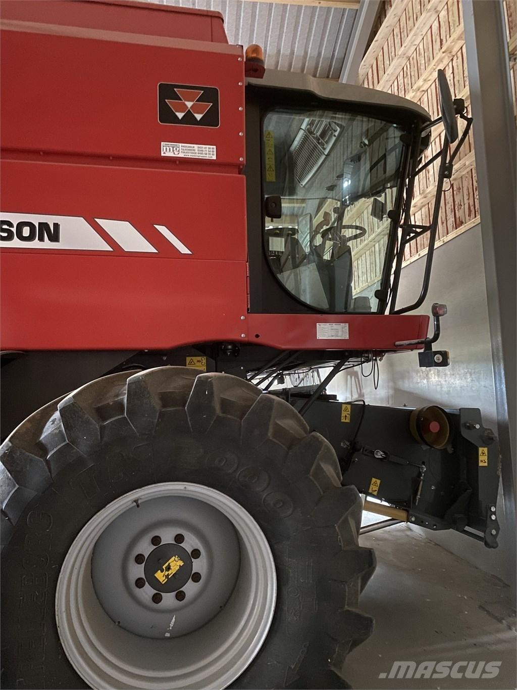 Massey Ferguson 7244 Sklízecí mlátičky