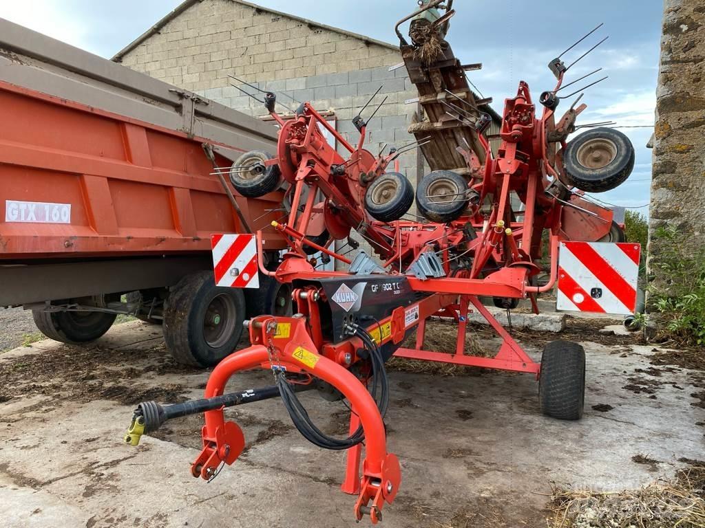 Kuhn GF 7902T GII Obraceče a shrabovače sena