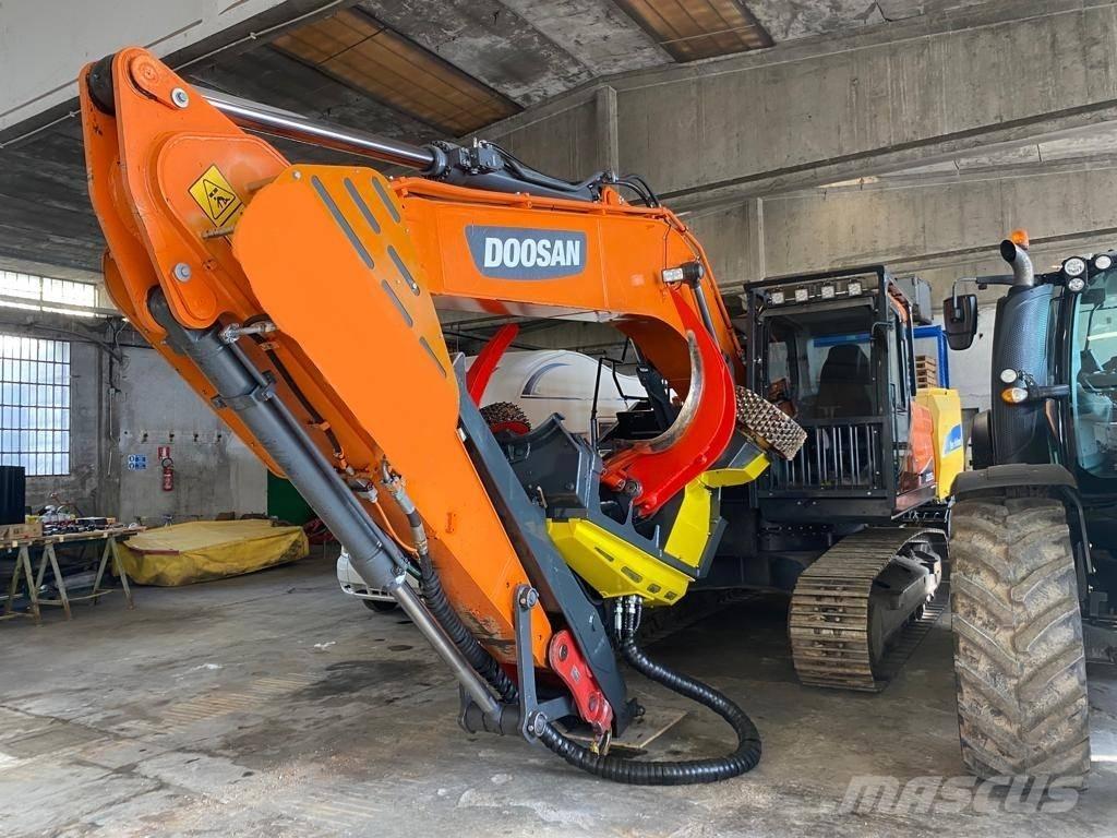 Doosan DX 235 NLC-5 Pásová rýpadla
