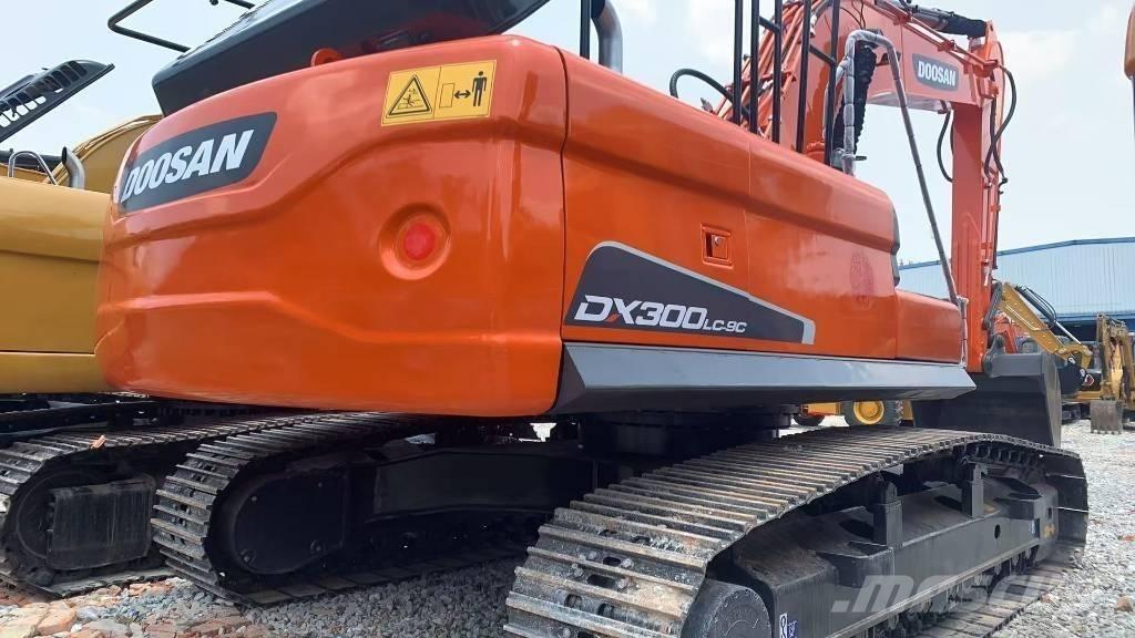 Doosan dx300lc-9 Pásová rýpadla
