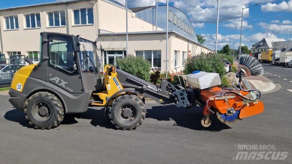Mecalac AX 850 Kolové nakladače