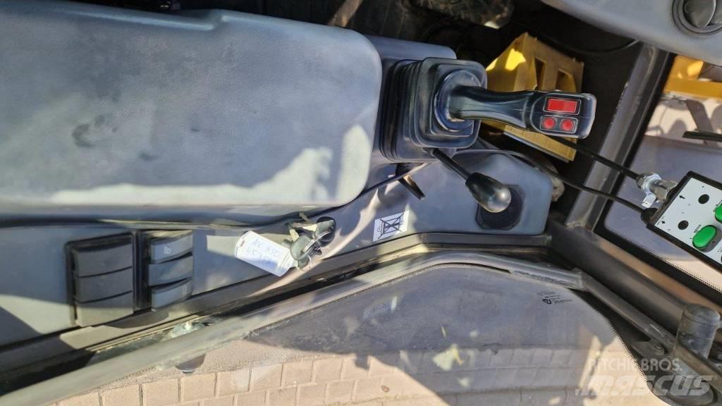 Mecalac AX 850 Kolové nakladače