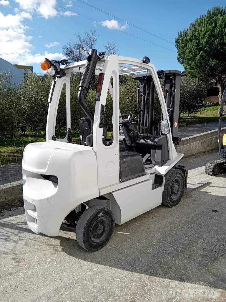 UniCarriers DX 25 Dieselové vozíky
