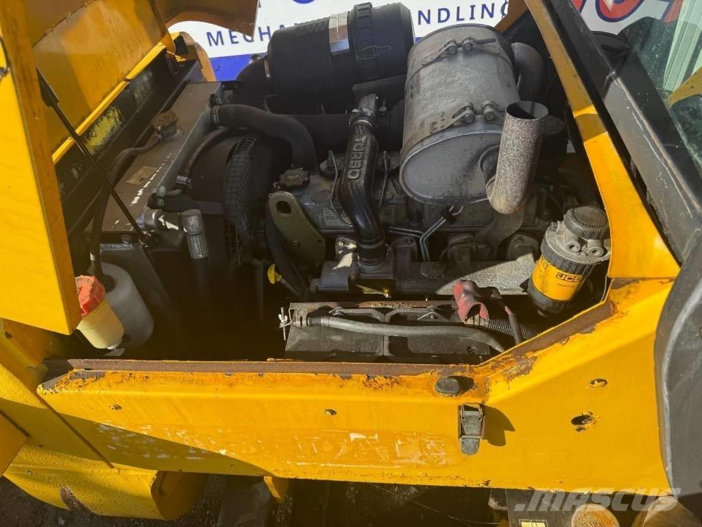 JCB 926 Terénní vysokozdvižné vozíky
