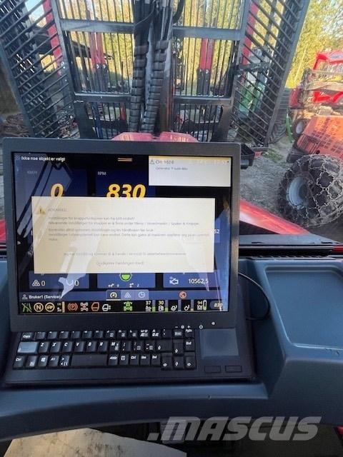 Komatsu XF895-2 Vyvážecí traktory