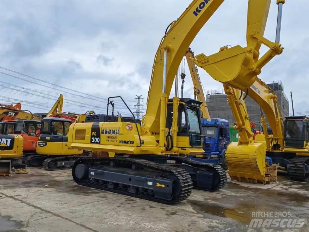 Komatsu PC 300 Pásová rýpadla