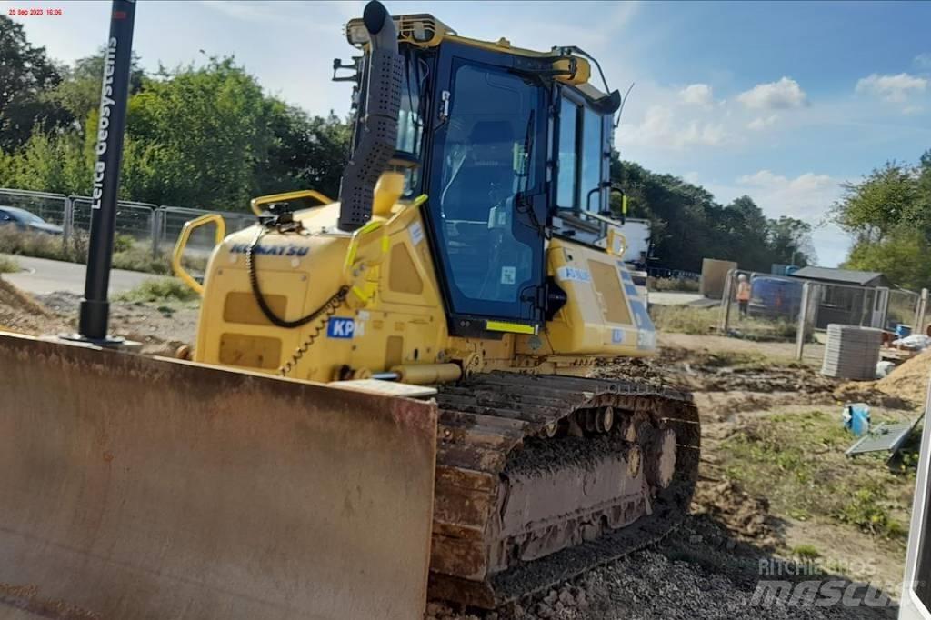 Komatsu D51 PX-24 Pásové dozery