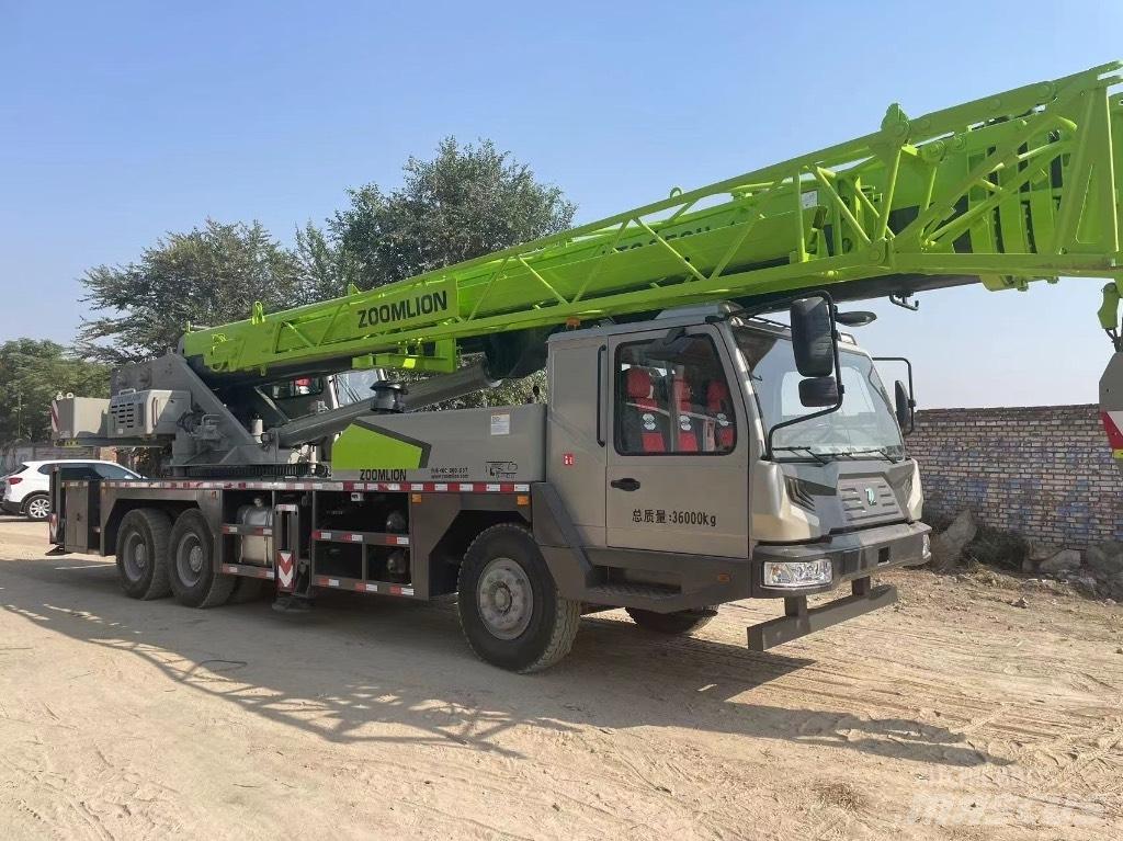 Zoomlion ZTC350H Univerzální terénní jeřáby