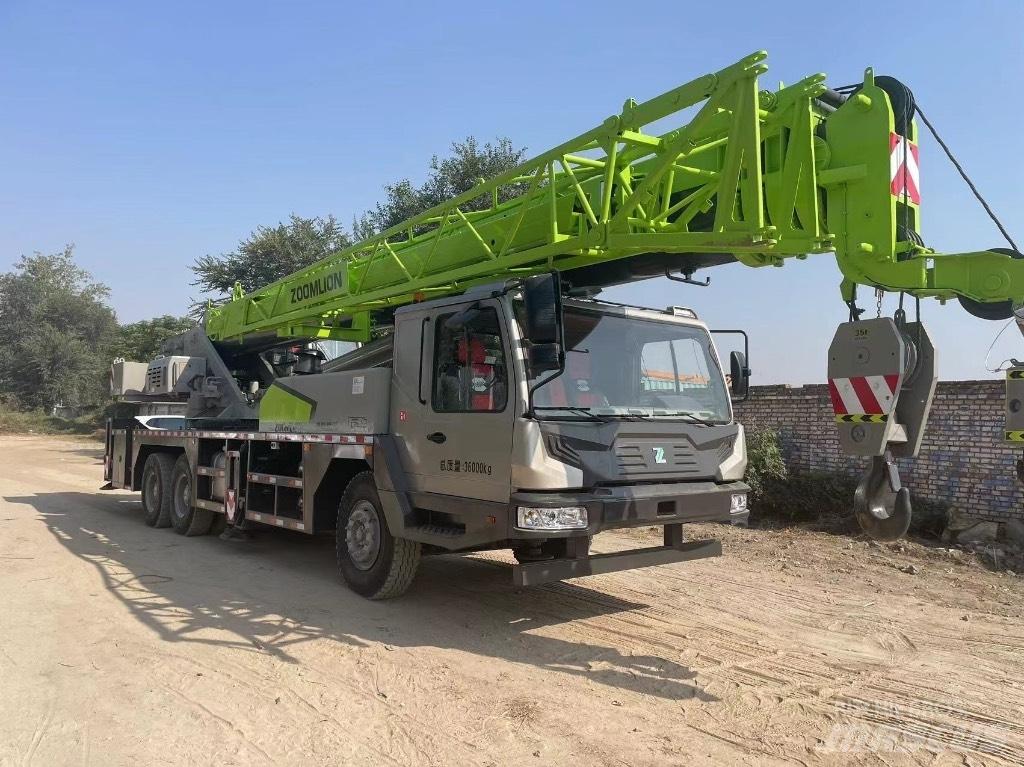 Zoomlion ZTC350H Univerzální terénní jeřáby