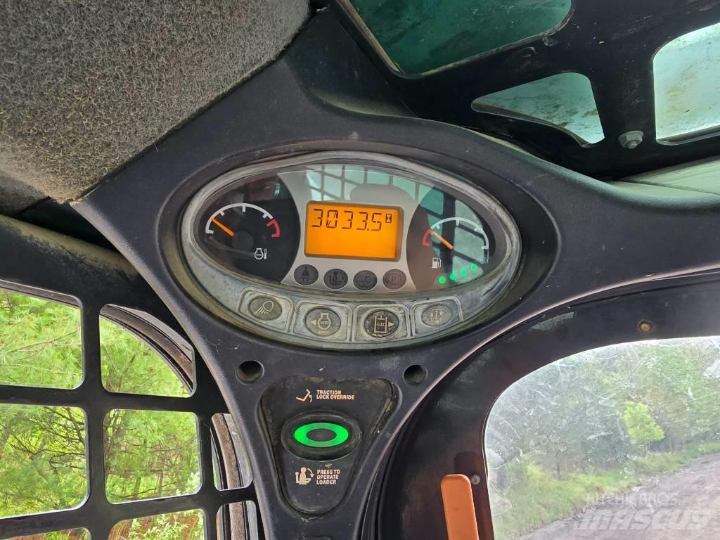 Bobcat T 770 Smykem řízené nakladače