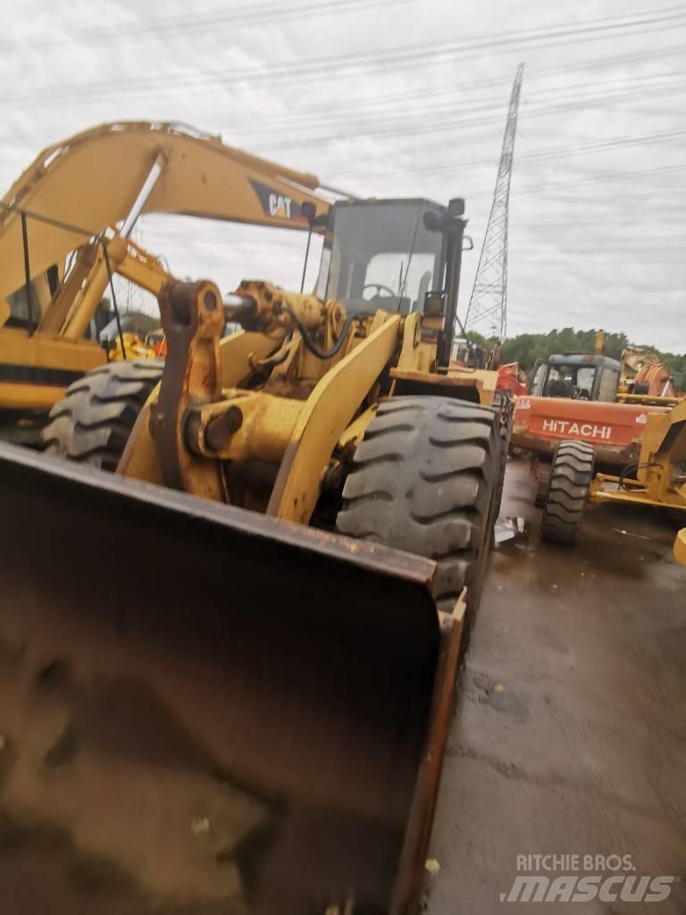 CAT 966F Kolové nakladače