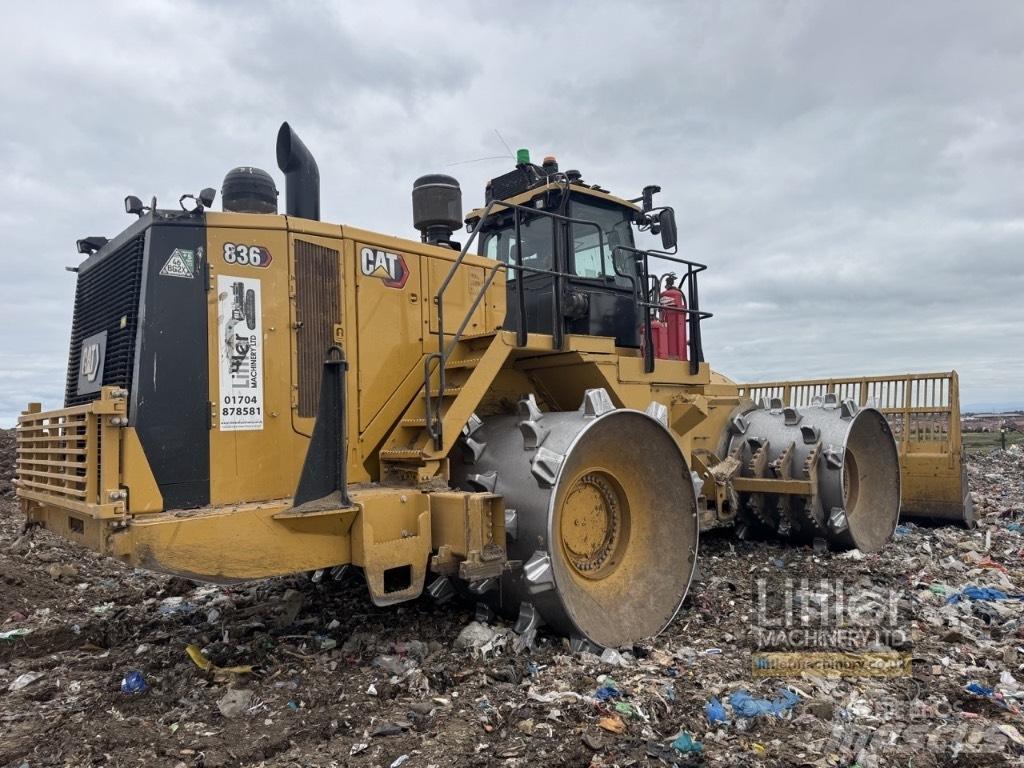 CAT 836 Skládkové kompaktory