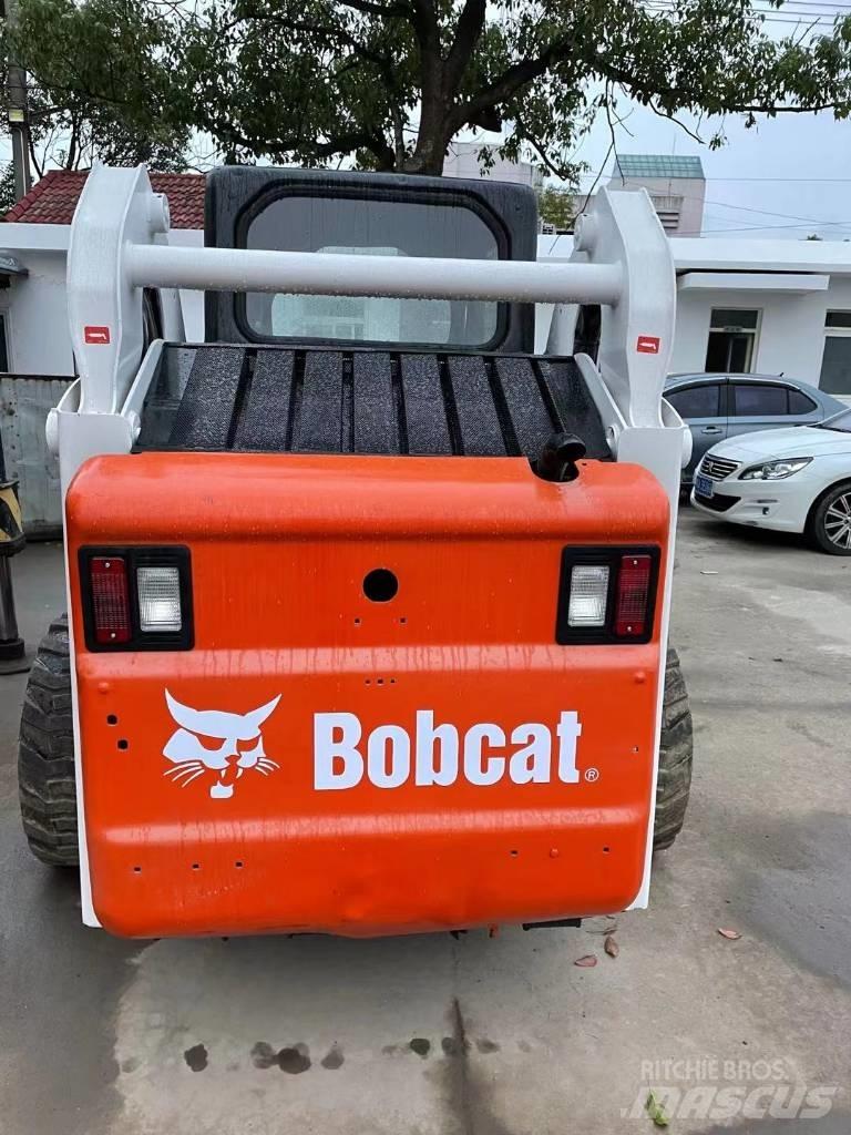 Bobcat S 300 Smykem řízené nakladače