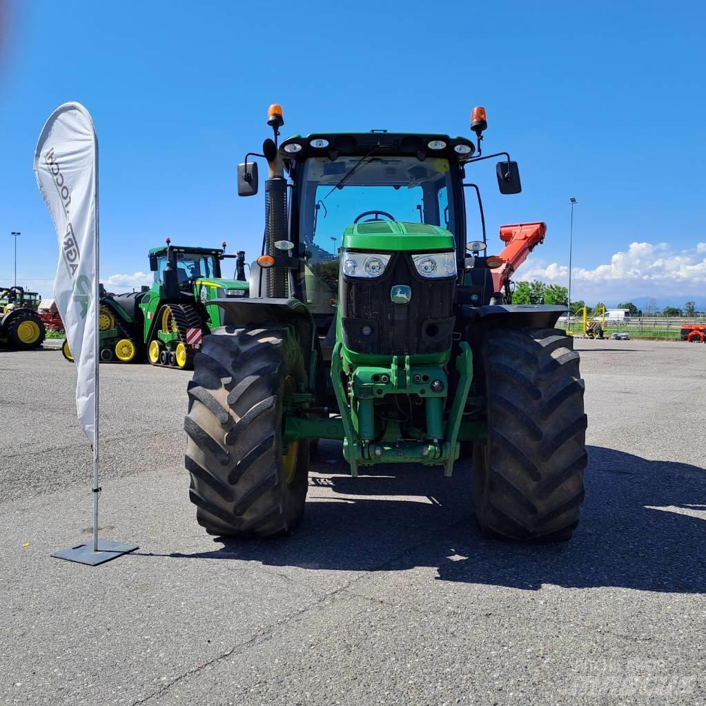 John Deere 6210 R Traktory