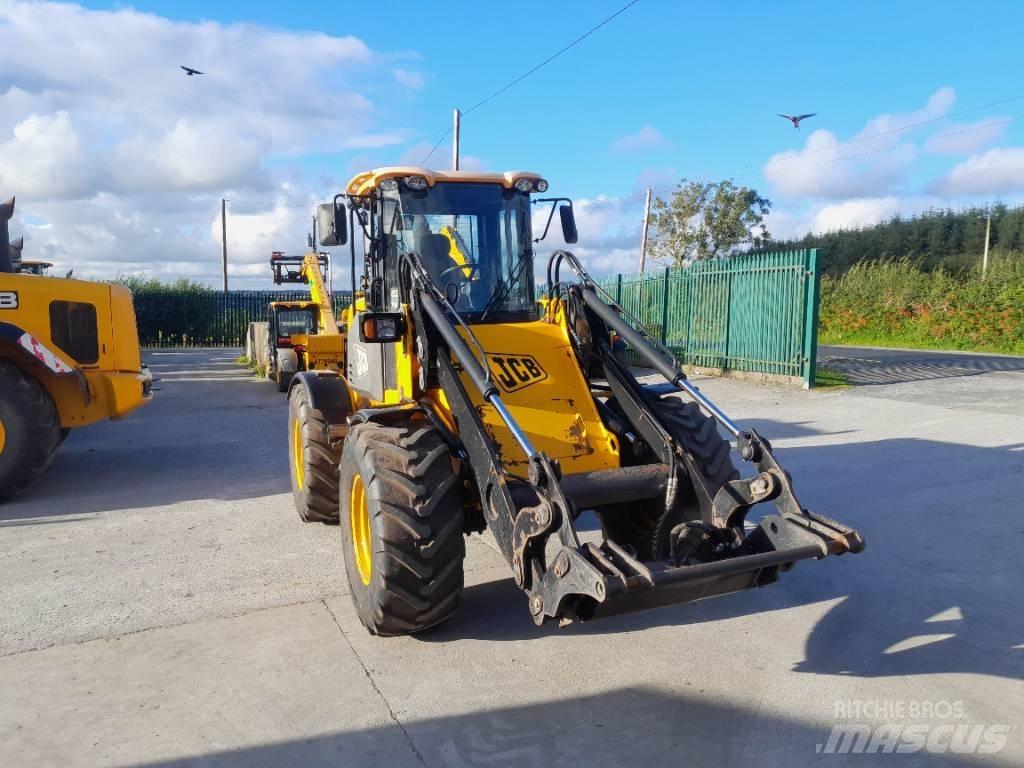 JCB 412 Teleskopické nakladače pro zemědělství