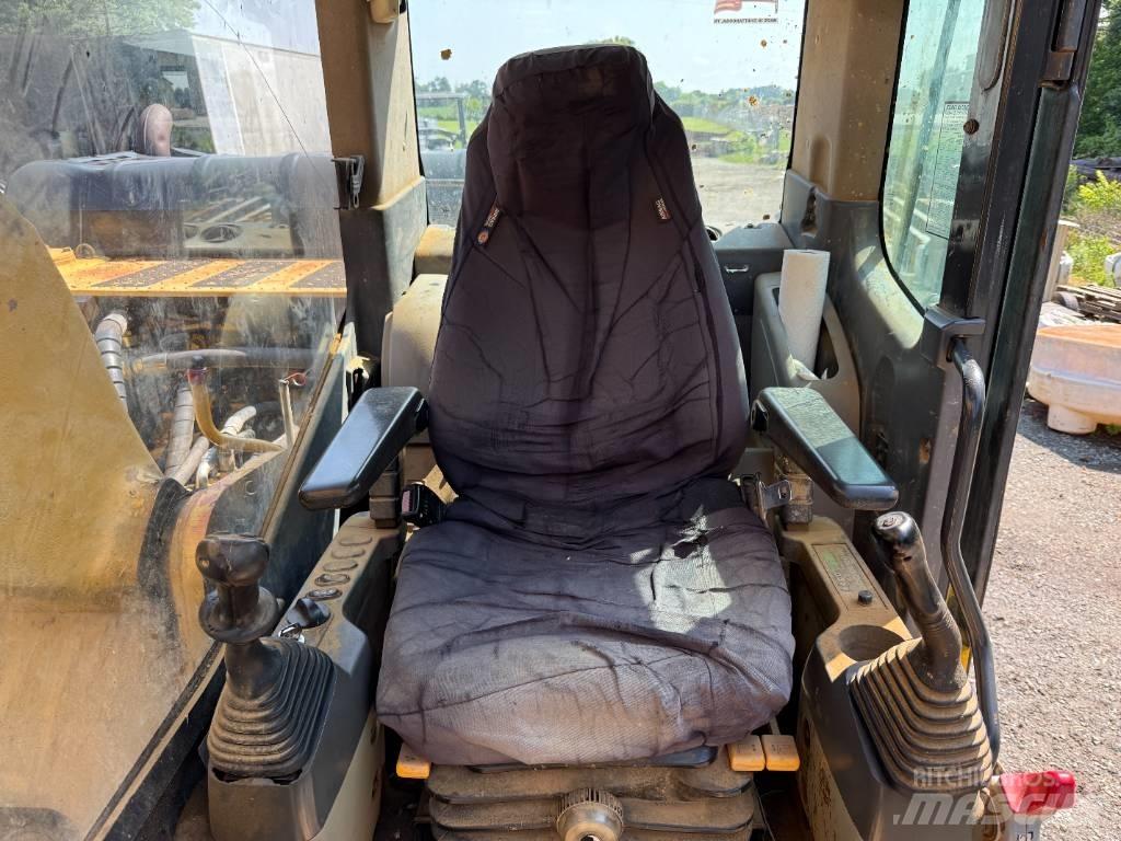 Komatsu PC 200 LC-8 Pásová rýpadla