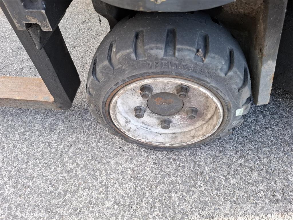 Combilift C3000CB 4 cestní vysokozdvižné vozíky