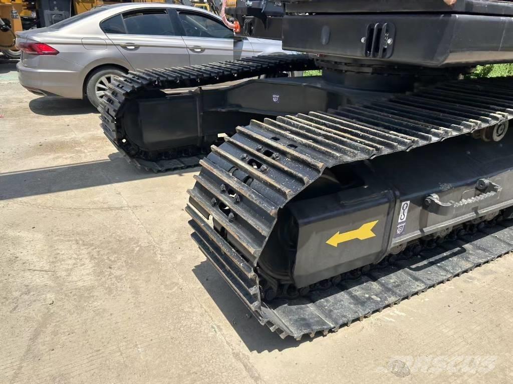 Volvo EC 220 Pásová rýpadla