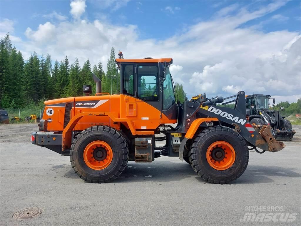 Doosan DL220-5 Kolové nakladače