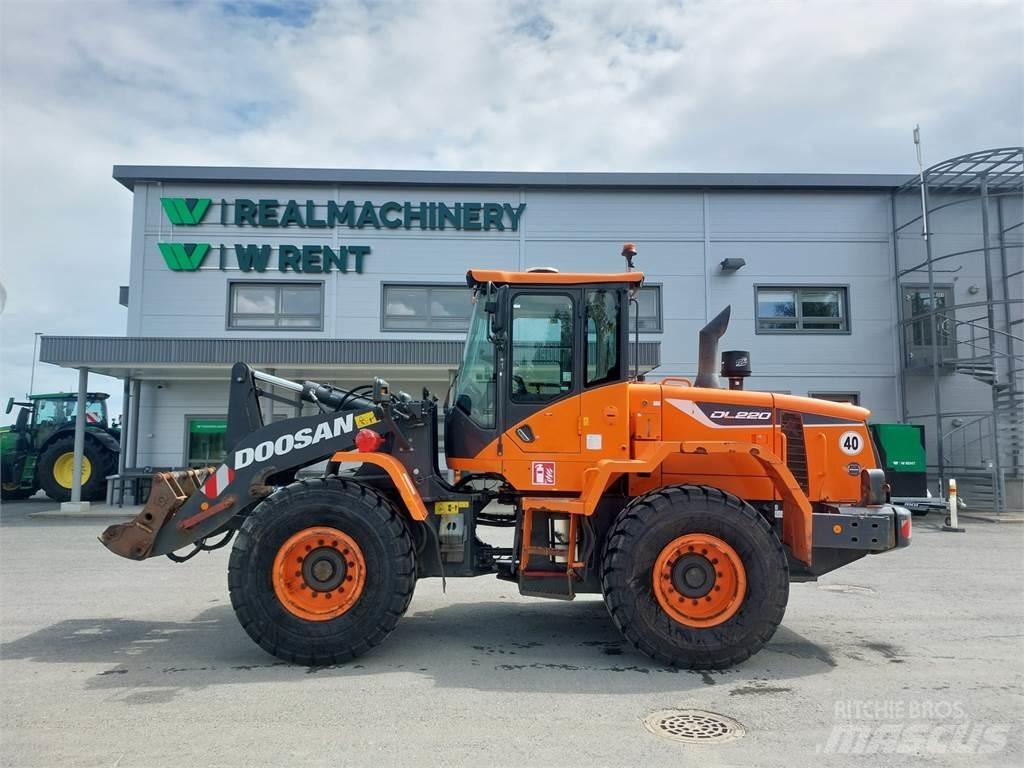 Doosan DL220-5 Kolové nakladače