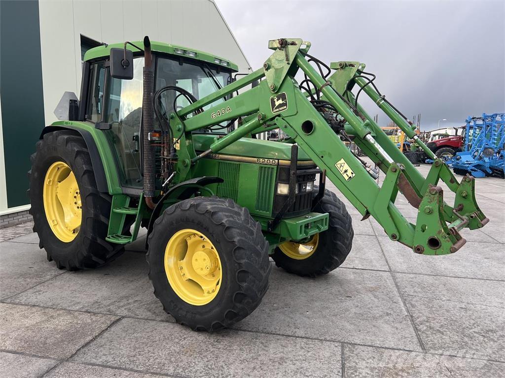 John Deere 6200 Traktory