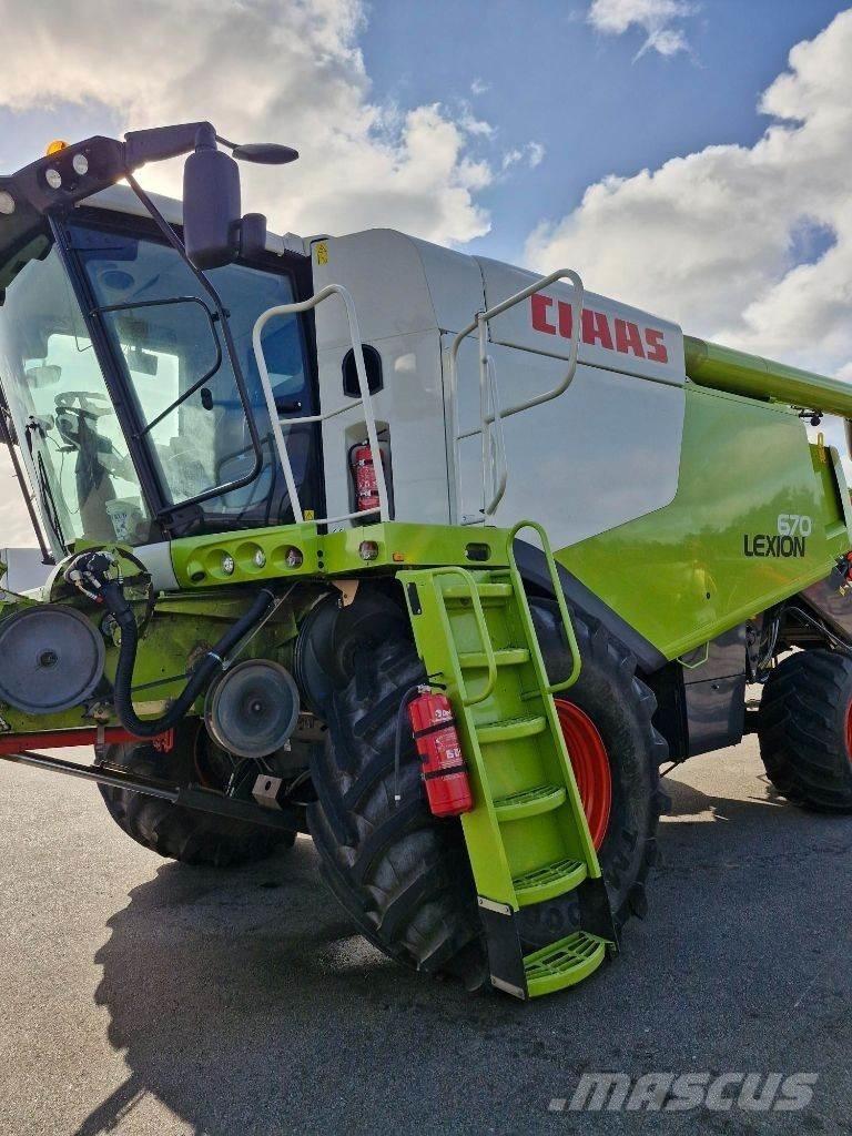 CLAAS Lexion 670 Sklízecí mlátičky