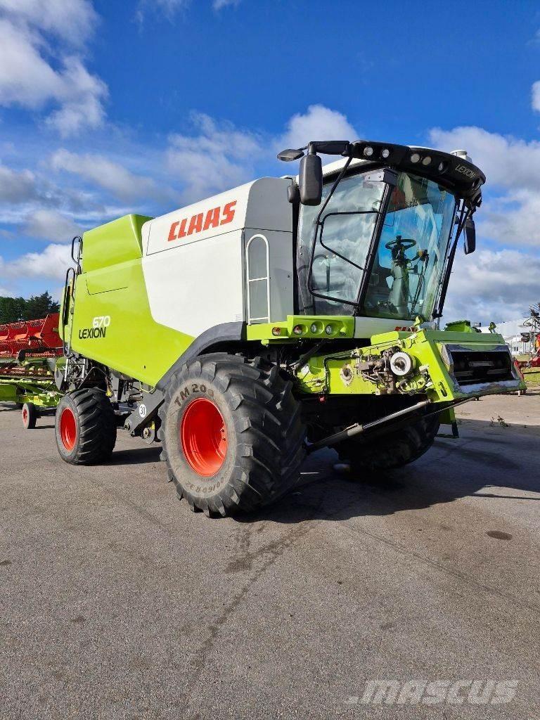 CLAAS Lexion 670 Sklízecí mlátičky
