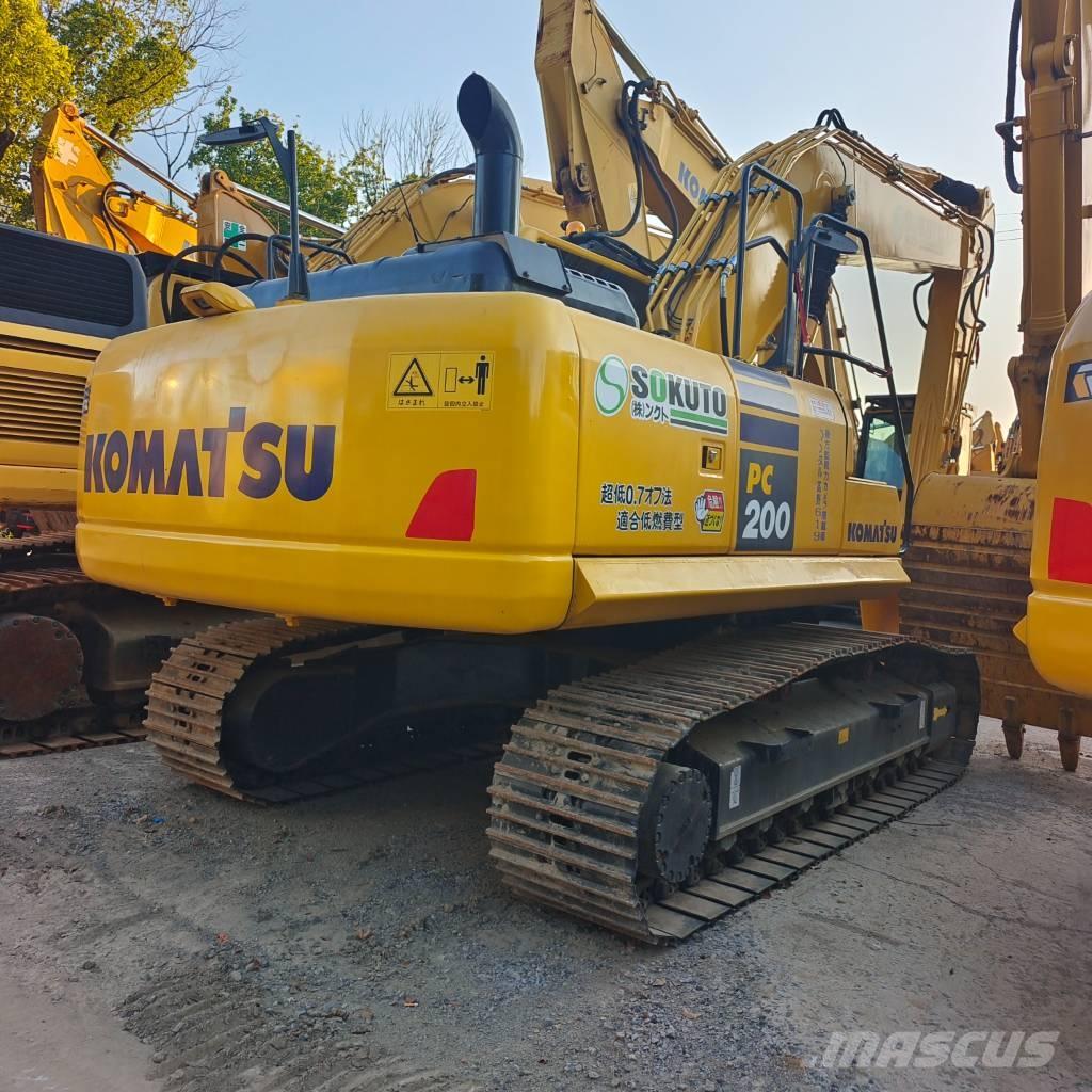 Komatsu PC200-8 Pásová rýpadla