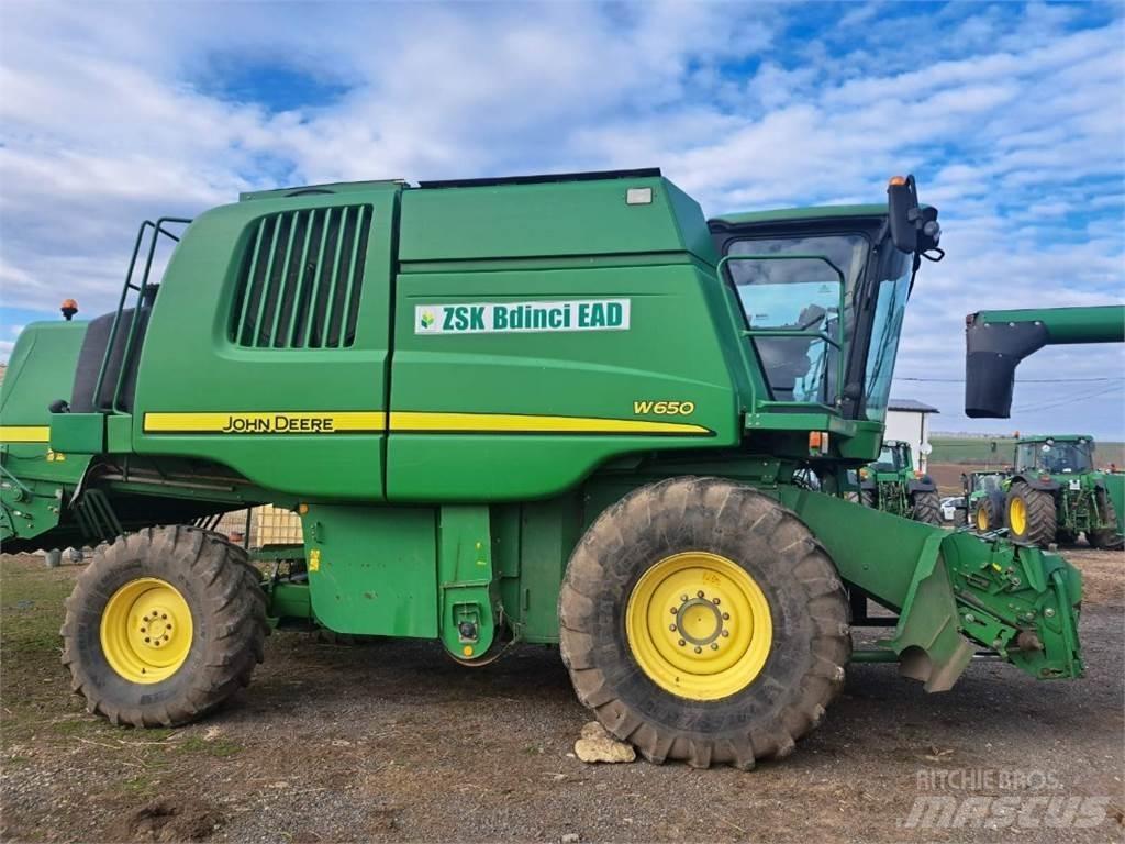 John Deere W650 Sklízecí mlátičky